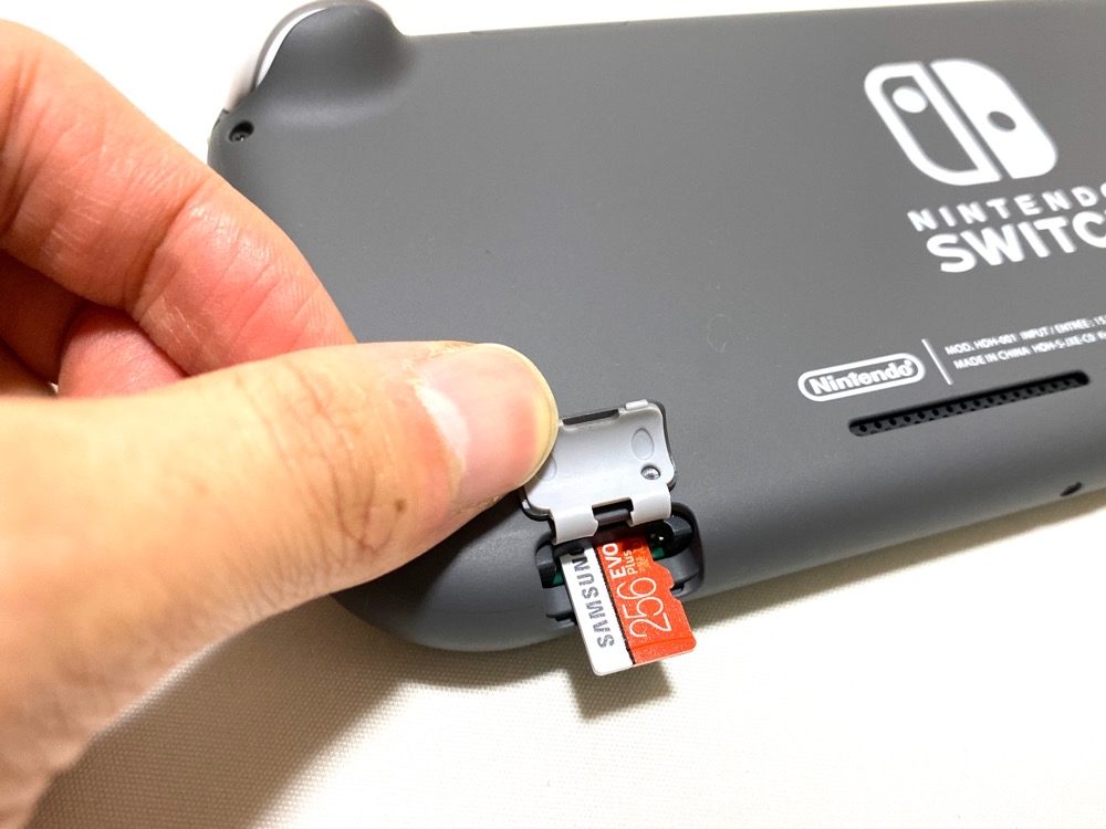 Nintendo Switch Lite microSDカード