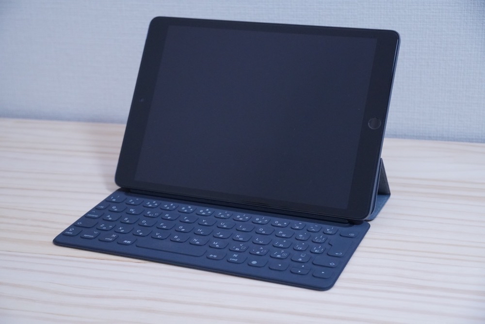 iPad (第8世代) Smart Keyboard